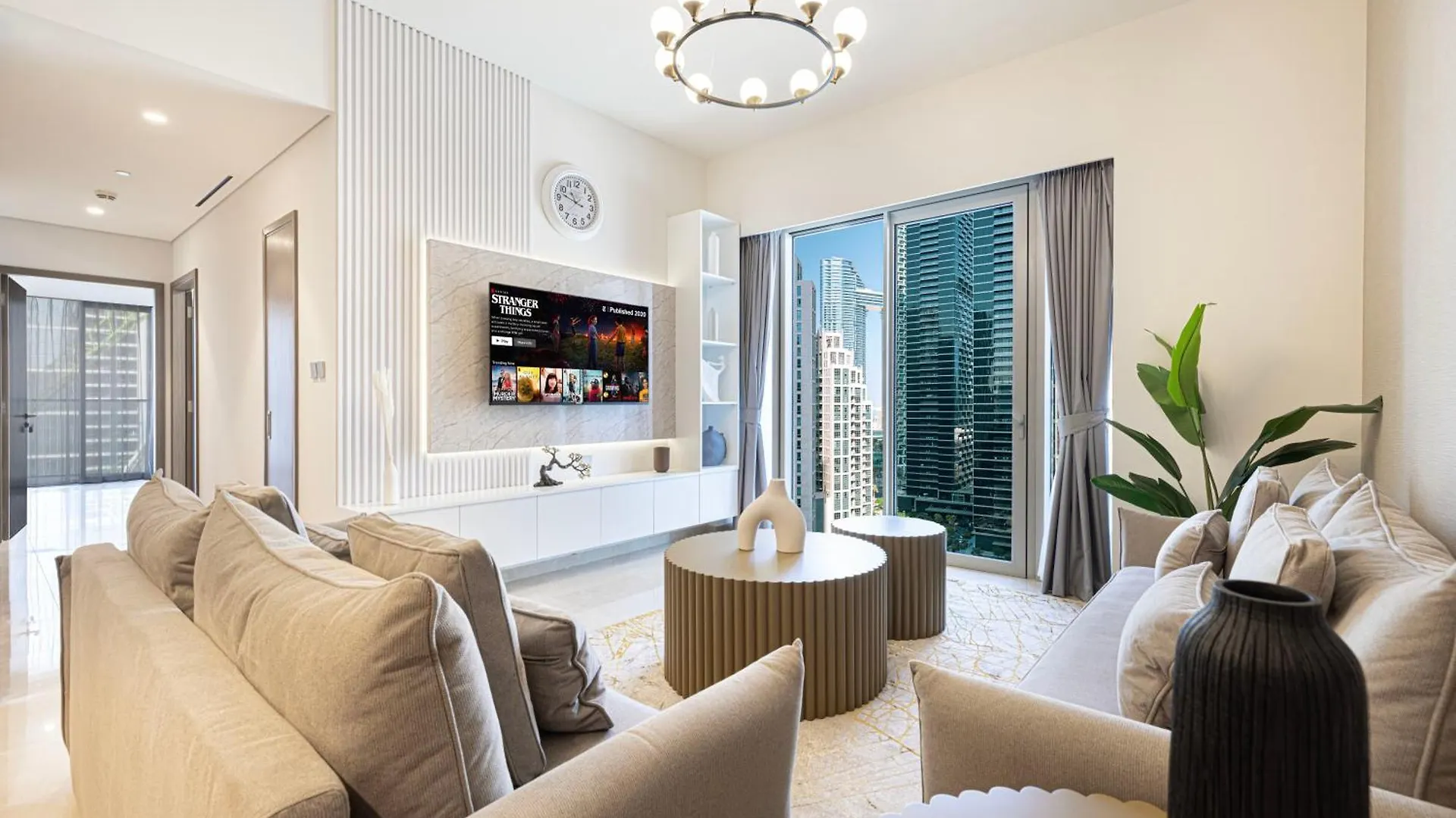 Charming Urban Oasis Apartment Dubai
